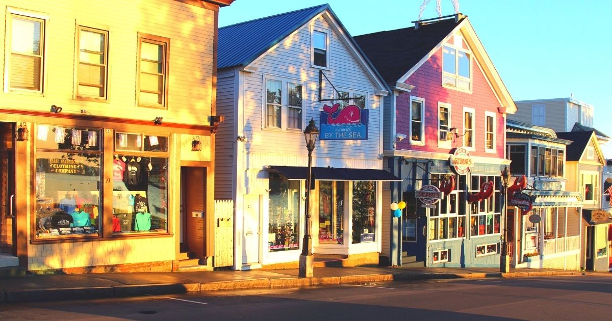 The 5 Best Small Vacation Towns in America | LugLess